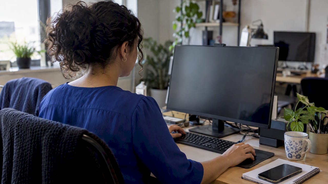 Marketer configuring appointment conversion tracking
